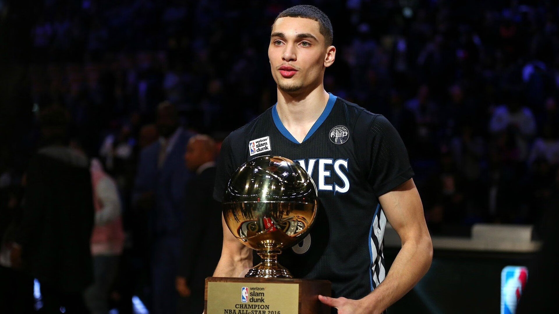 湖人老板投资电竞俱乐部引关注，湖人老板一年能赚多少钱